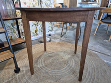 Load image into Gallery viewer, RAT Round Dining Table