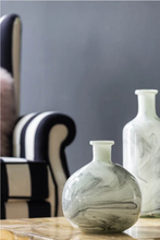 Load image into Gallery viewer, Swirl Vase
