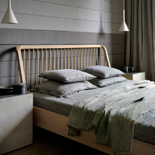 Load image into Gallery viewer, Ethnicraft Spindle Bed