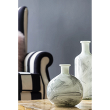 Load image into Gallery viewer, Svirla Vase